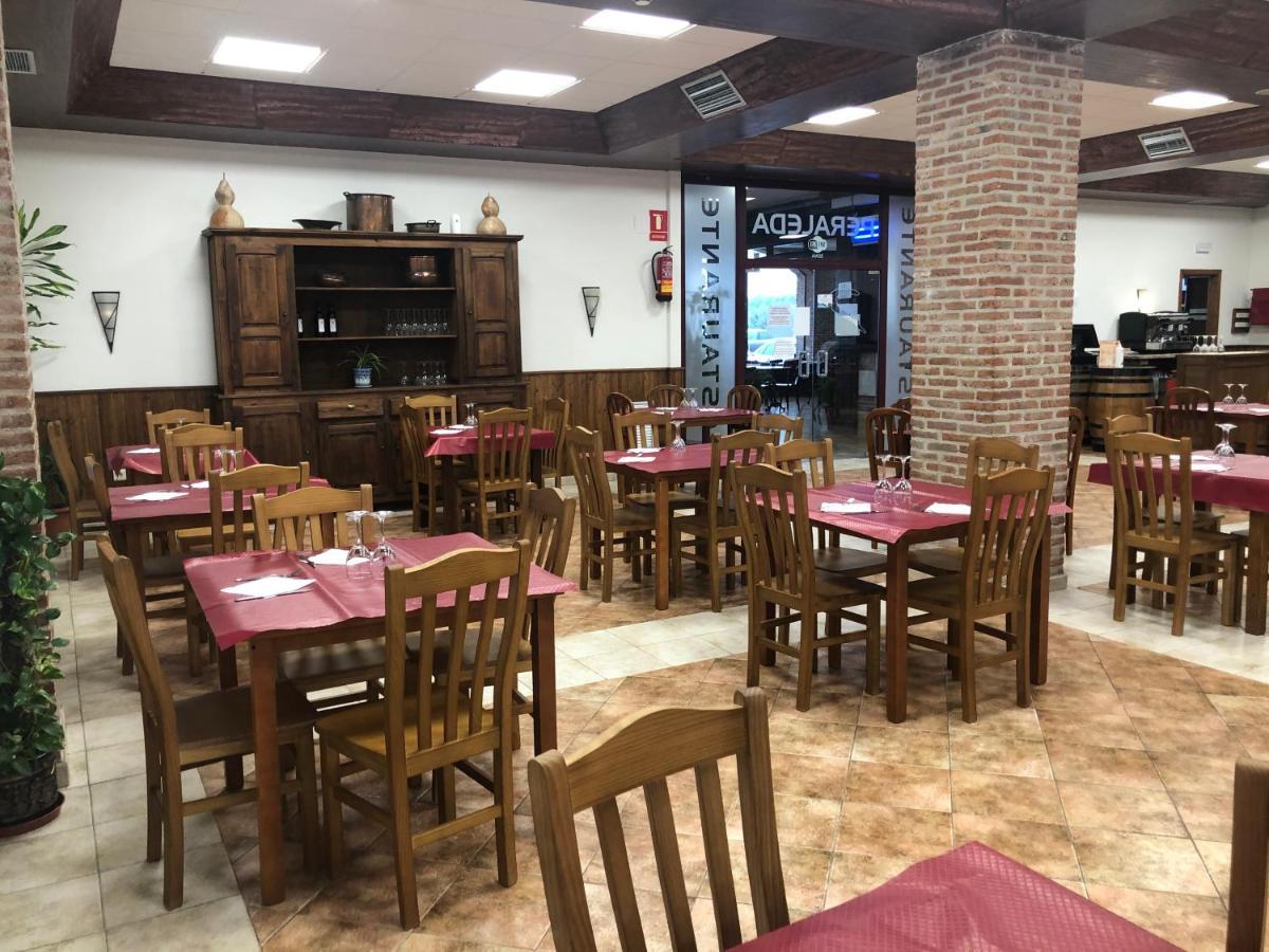 Area De Servicio Los Cerrillos Peraleda de la Mata Dış mekan fotoğraf