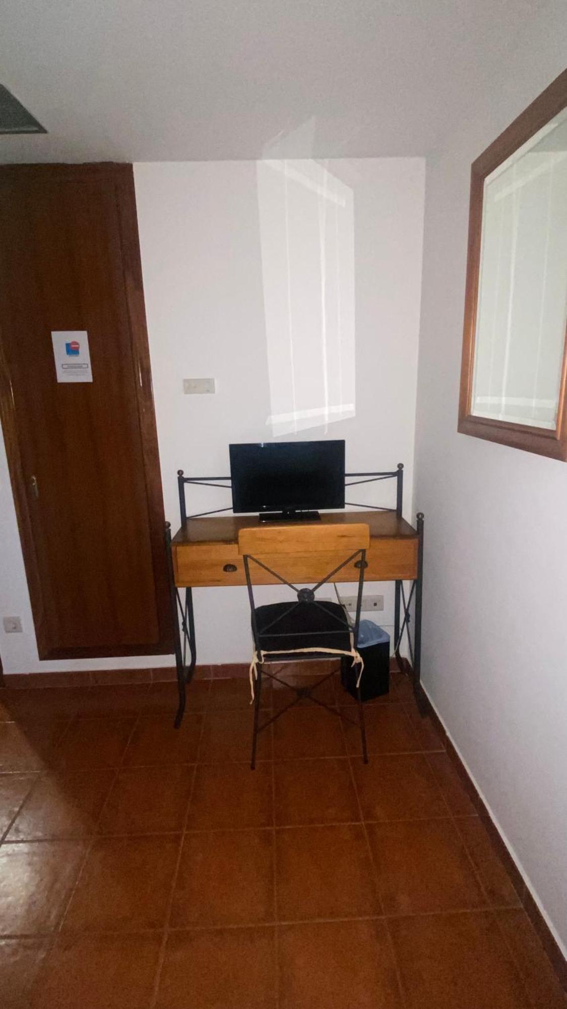 Area De Servicio Los Cerrillos Peraleda de la Mata Dış mekan fotoğraf