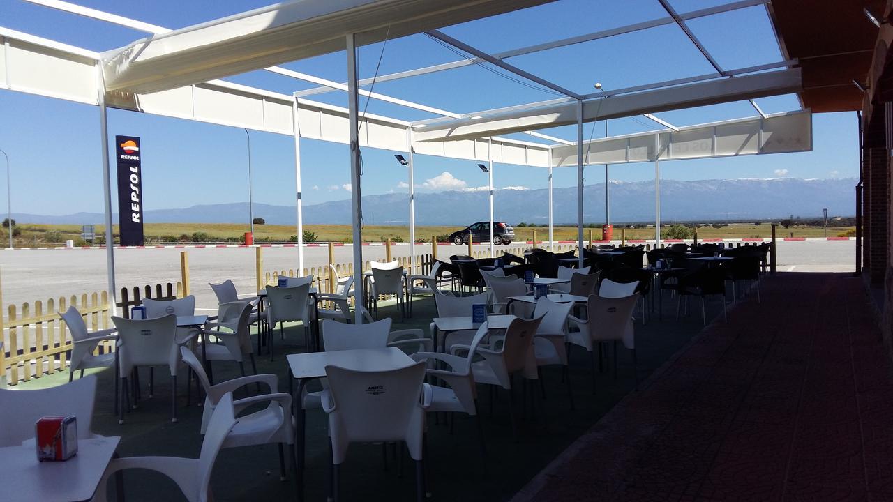 Area De Servicio Los Cerrillos Peraleda de la Mata Dış mekan fotoğraf